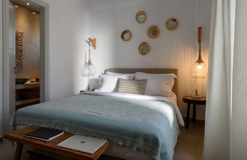 Megalochori Villa | Samsara - Santorini Luxury Tour