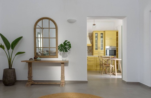 Megalochori Villa | Samsara - Santorini Luxury Tour