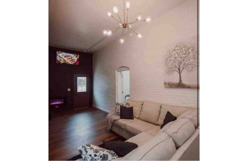 Lake Forest Estates Condo | 💪Samson’s Den byProperty Lovers😇