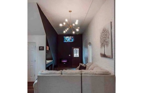 Lake Forest Estates Condo | 💪Samson’s Den byProperty Lovers😇