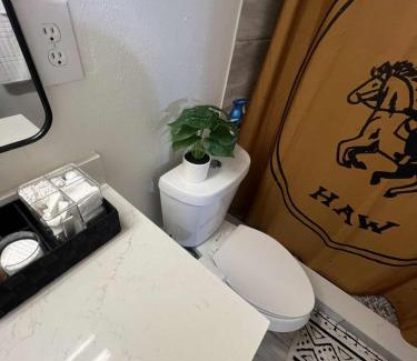 Uptown Apartment | San Antonio Cozy Tourist Full Apartment