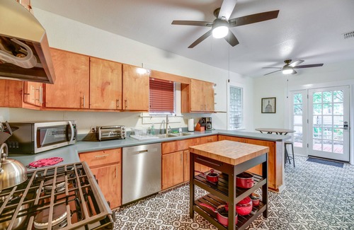 Jefferson House | San Antonio Gem in Prime Location w/Outdoor Space