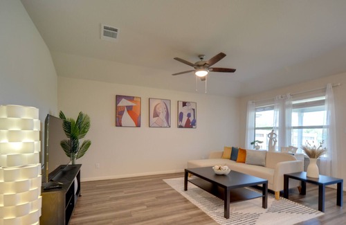 San Antonio House | San Antonio Getaway w/ Private Yard & Smart TV