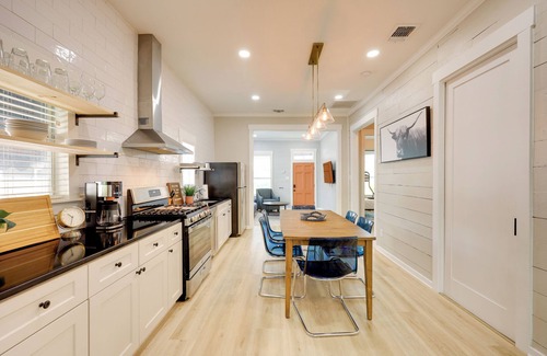 Southtown Cottage | San Antonio Home 2 Mi to Dtwn, Swim Spa!