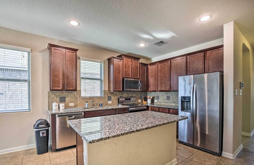 Medina Valley House | San Antonio Home w/Yard ~ 8 Mi to Lackland!