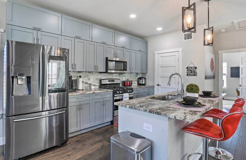 Mahncke Park House | San Antonio Home w/ Rooftop Patio & Views!