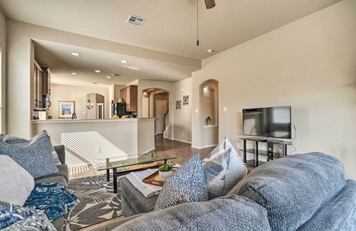 Timberwood Park House | San Antonio Retreat w/Fireplace + Pool Access!