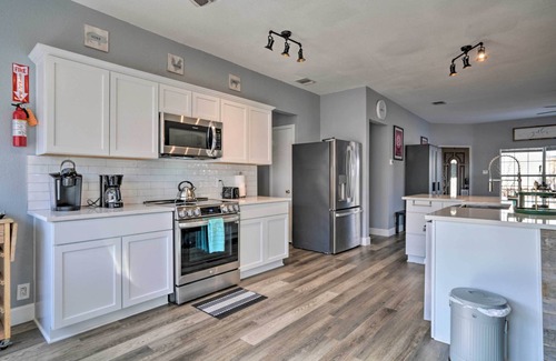 Heritage House | San Antonio Retreat w/Pool, Close to SeaWorld!
