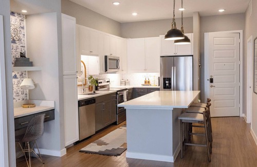 Tobin Hill Apartment | San Antonio RIVER WALK Retreat inside THE HISTORIC PEARL, 2 BR loft FREE parking