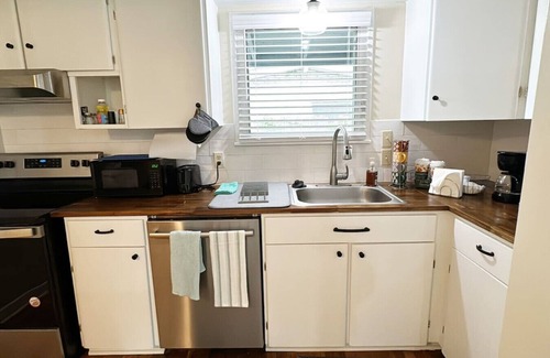 Shearer Hills - Ridgeview House | San Antonio Star - 3 BR by Alamo Quarry Market