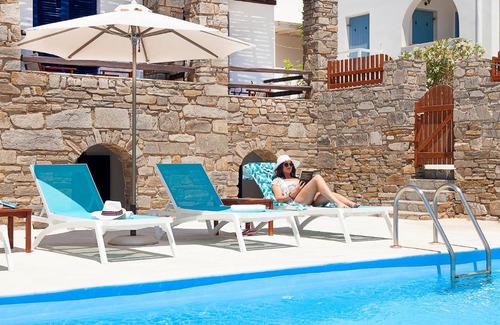 Piso Livadi Hotel | San Antonio Summer House