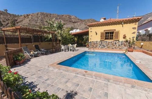 San Bartolome de Tirajana Cottage | San Bartolome de Tirajana country house with private pool with free Wi-Fi