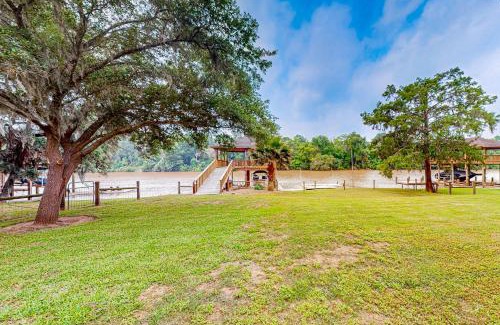 Brazoria House | San Bernard River Retreat