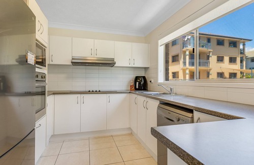 Bilinga Apartment | San Chelsea 8 - North Kirra/Bilinga Beachfront Gem – Luxury Ensuite – Linen Provided!