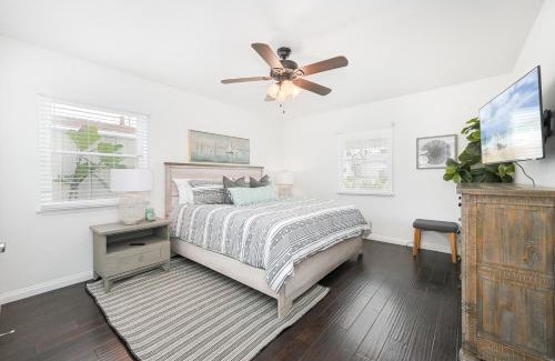 San Clemente House | San Clemente Bungalow with jacuzzi Close to the Beach