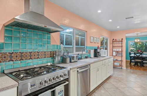 Bay Park House | San Diego, Bay Park, Mission Bay, Seaworld Beach Escape near beaches and Airport