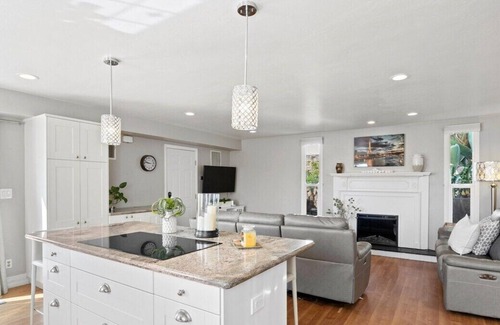 Winter Gardens Villa | San Diego East Colonial w/views & Waterfall spa by Chateau Etue