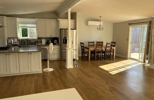 Serra Mesa House | San Diego Homestay Master room