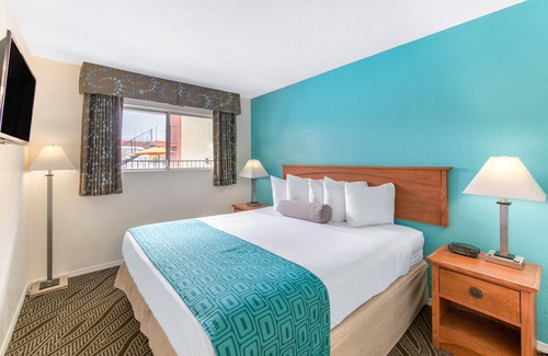 Lincoln Acres Hotel | San Diego Hotel Close to beaches, zoo, convention center, airport, restaurant