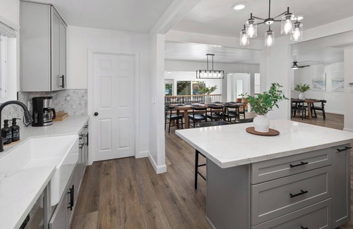 Lake Murray House | San Diego Lux: 5Bedroom/Remodeled/Solar Heated Pool/Spa/GameRoom/Grill/Workspace