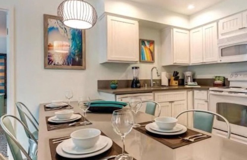 Mission Valley Apartment | San Diego Mission Valley 2BR 1.5 Bath - Full Kitchen, Pool, Spa, Exercise Room