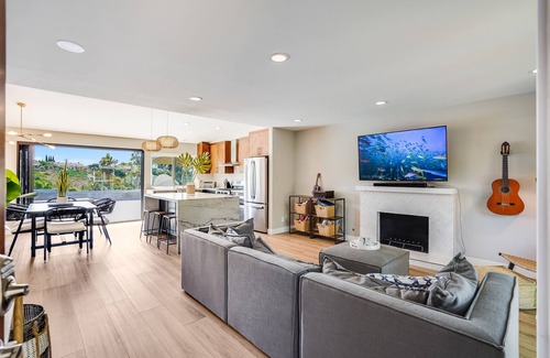 San Carlos House | San Diego Modern Coastal View with Pool and Hot Tub