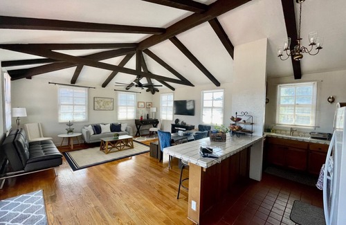 Old Town Apartment | San Diego Old Town Family-sized Apartment with Patio