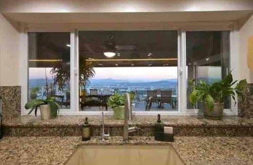Fletcher Hills House | San Diego Paradise: Scenic Views, Pool & Spa, Private