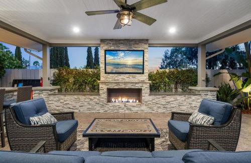 Mount Helix House | San Diego Paradise Resort Yard w Gazebo TV Pool