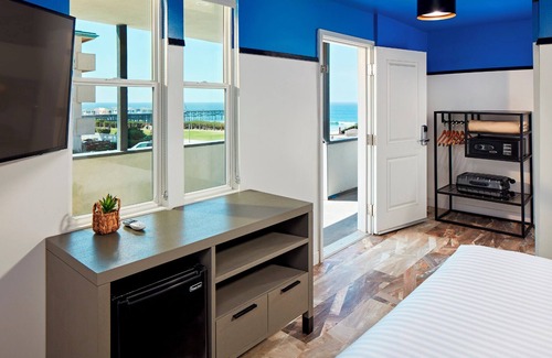 North Pacific Beach Hotel | San Diego Stay | 1 Unit | Near Pacific Beach