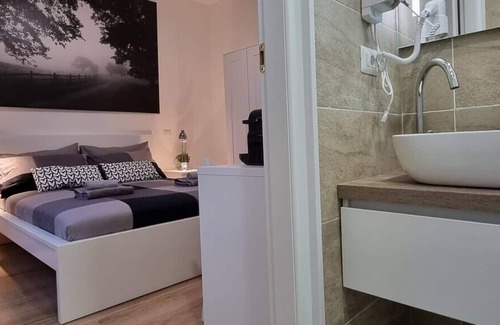 San Donato Milanese Apartment | SAN DONATO POLICLINIC - room 3