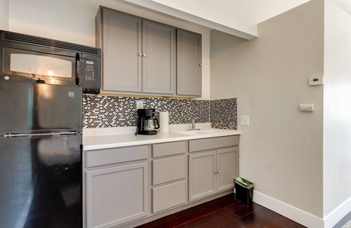 San Fernando House | San Fernando Pool home + Large Private Guest House