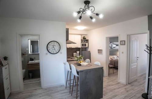 Rovinj Apartment | SAN FRANCESCO Two-Bedroom Apartment with Seaview (Corinne)