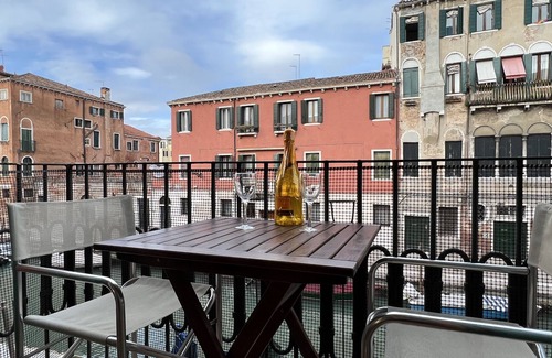 Cannaregio Apartment | San Girolamo Bis Canal View