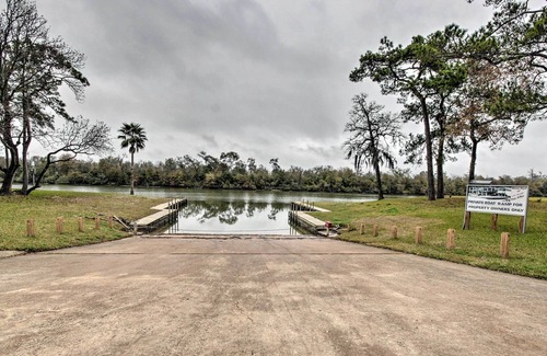 Barrett House | San Jacinto River Home w/ Private Boat Slip!