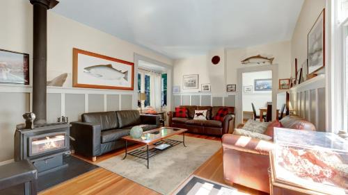 James Bay House | San Jose Cottage