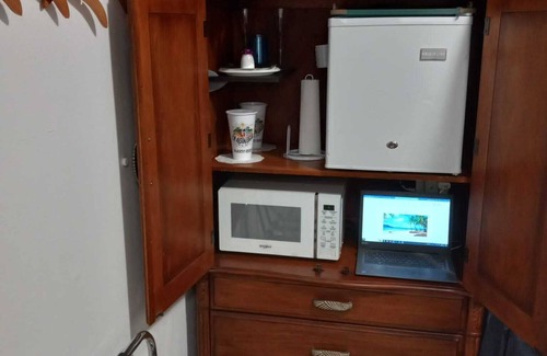 Monacillo House | San Juan, Villa 2 rooms w/private pool, outdoor kitchen/BBQ & nearby & peaceful