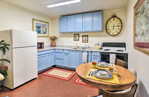 San Leon Condo | San Leon Condo: Pond ~ 1 Mi to Galveston Bay!