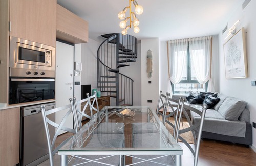 San Vicente Apartment | San Lorenzo. 3 bedrooms, terrace, private pool