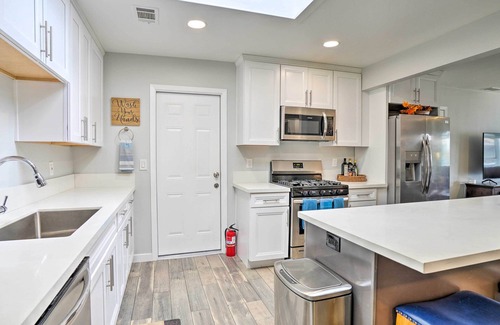 San Marcos House | San Marcos Home w/Patio & Grill - Walk to Lake!