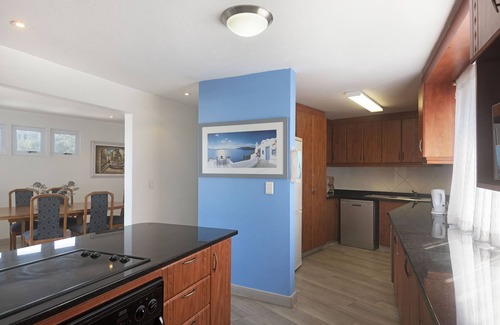 Shaka's Rock Apartment | San Marino 15 - Four Bedroom Apartment, Sleeps 8