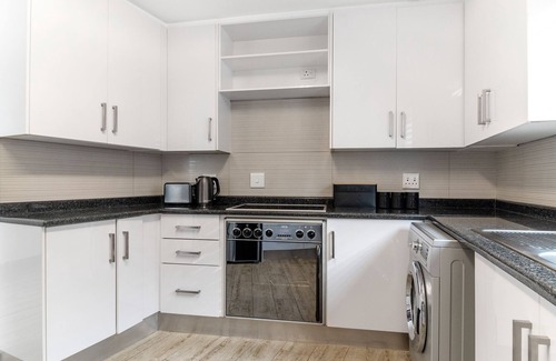 Shaka's Rock Apartment | San Marino 17 - Three Bedroom Apartment, Sleeps 6