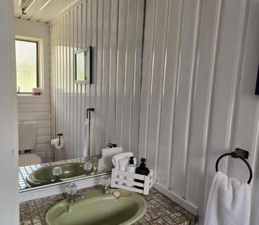 Kapiti Island Hotel | San Marino Motor Lodge