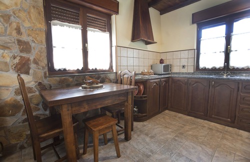 Valdes Cottage | San Martin Rural Apartments. Ferreiro House Climatized pool. Yard.