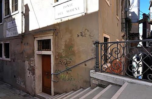 Santa Croce Apartment | San Polo apartment