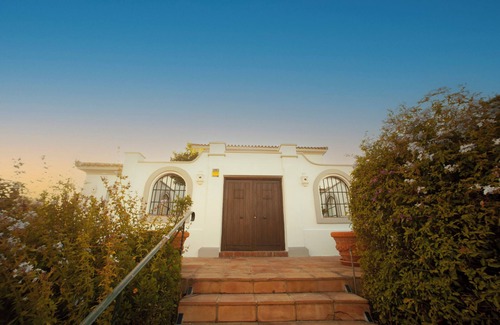 San Roque Villa | San Roque Club Luxury 4-bed Villa with Swimming Pool