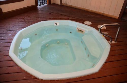 Mammoth Lakes House | San Sierra #16 Hot Tub Sauna Near Skiing
