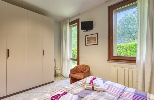 Capo di Ponte Bed & Breakfast | San Siro - Family Room in B&B San Rocco