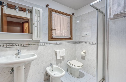 Capo di Ponte Bed & Breakfast | San Siro - Family Room in B&B San Rocco