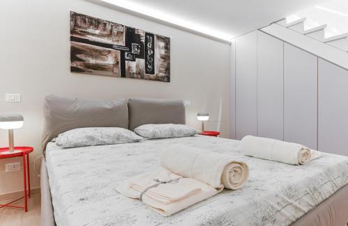 Garegnano House | San Siro Ippodromo - Rho Fiera Elegant Two-story Loft